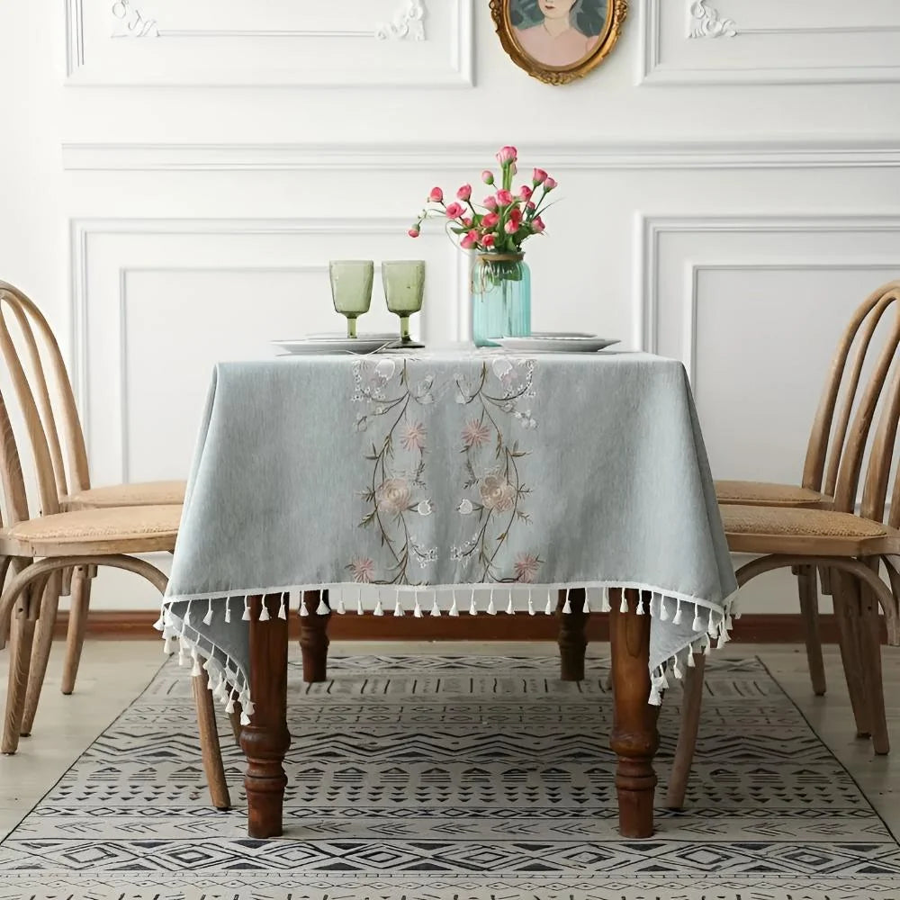 Blythe Elegance Tablecloth | 100% Polyester Rectangular, Woven Design 2