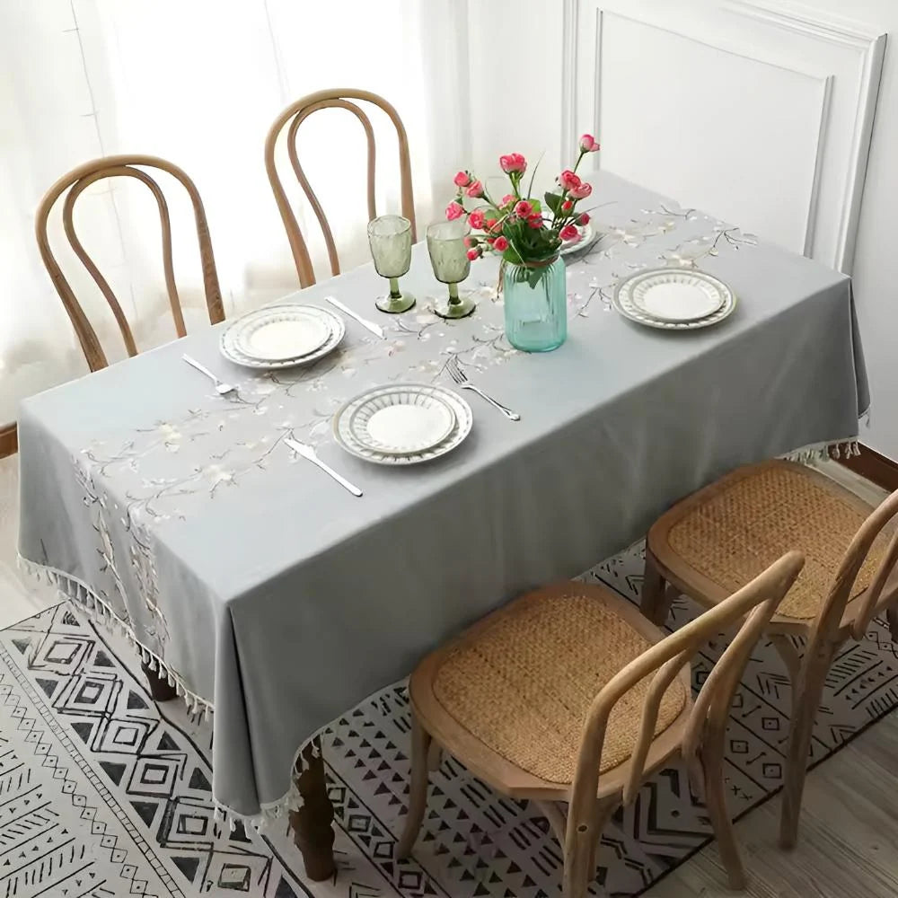 Blythe Elegance Tablecloth | 100% Polyester Rectangular, Woven Design 6