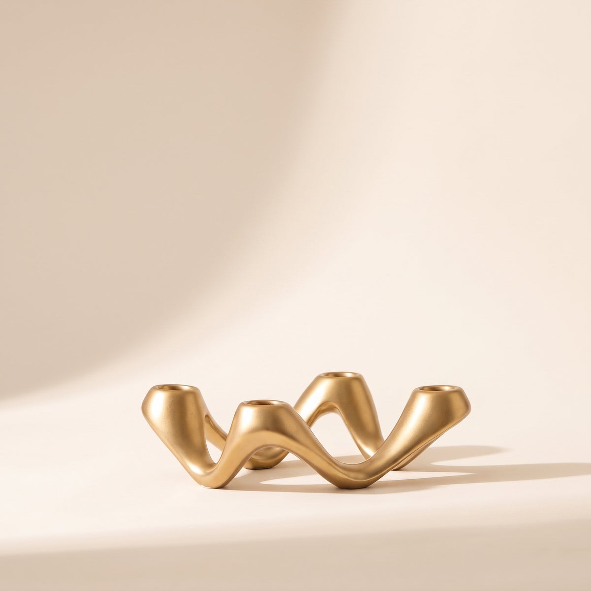 Celora Ripple Candle Holder in Gold, Style Room