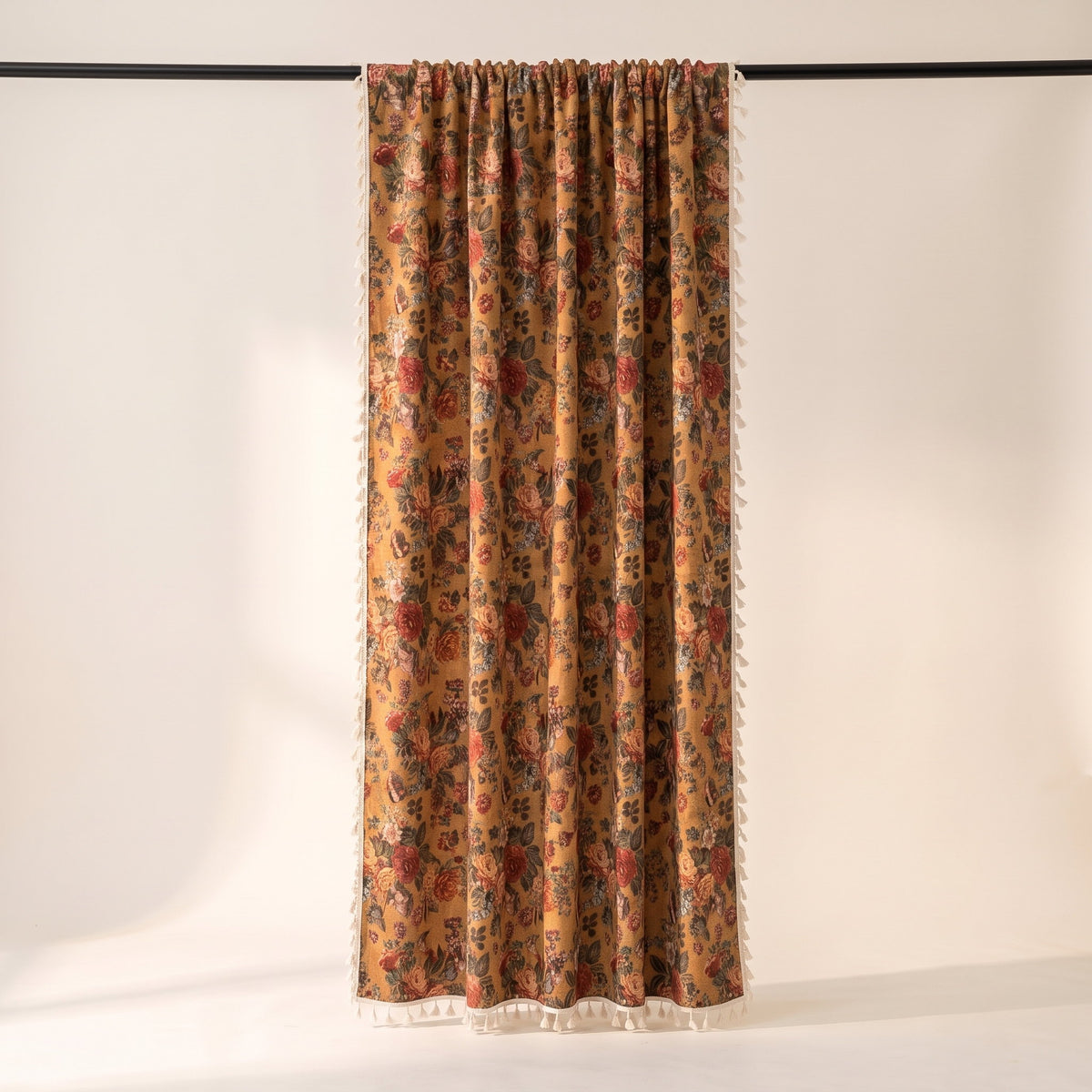 Flora Vintage Curtain in Autumn Floral, Style Room