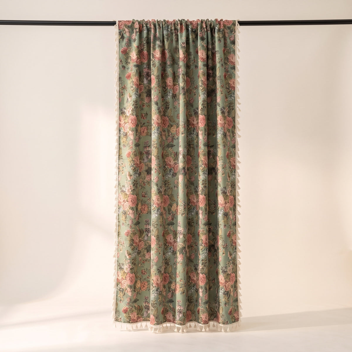 Flora Vintage Curtain in Bloom Green, Style Room