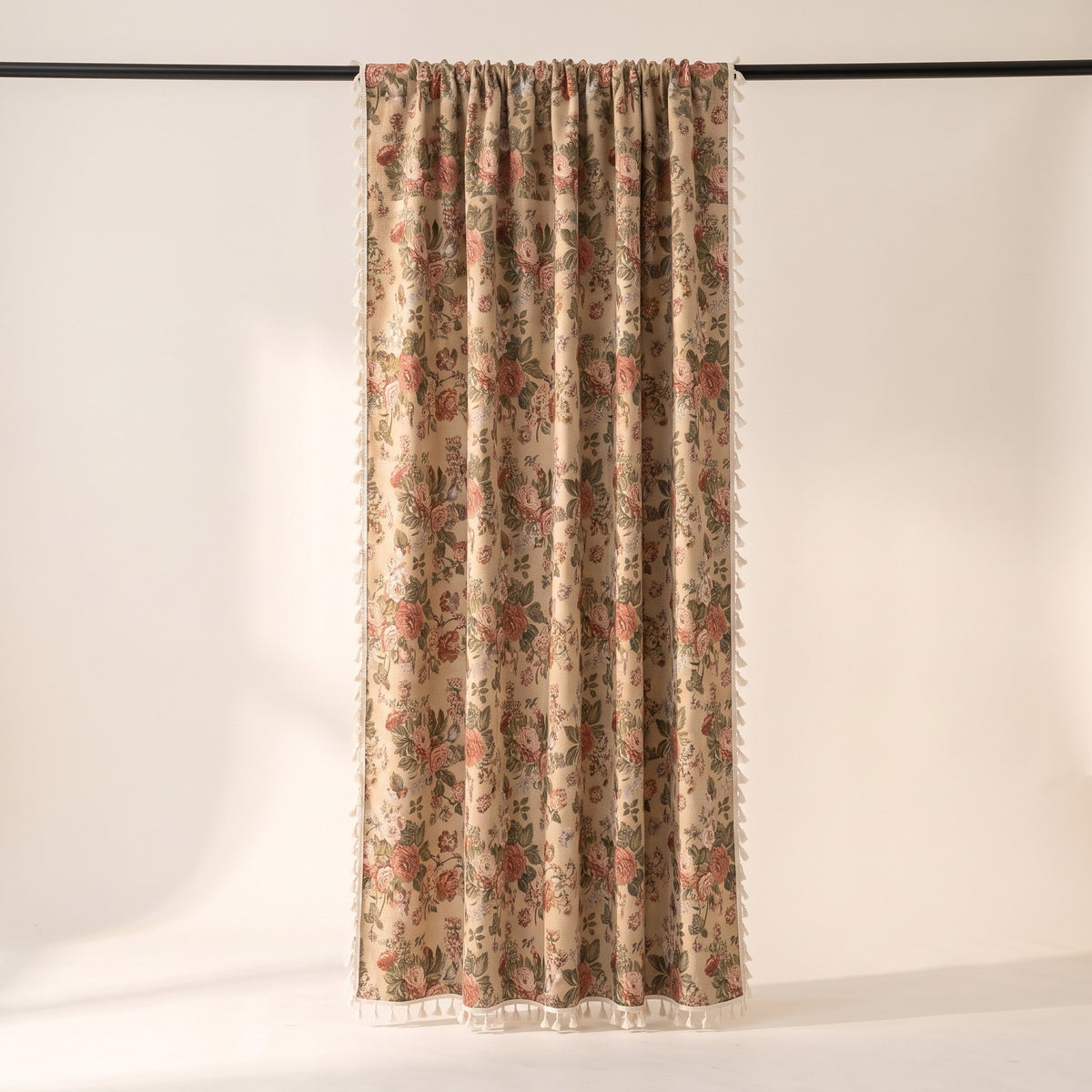Flora Vintage Curtain in Fleur Beige, Style Room
