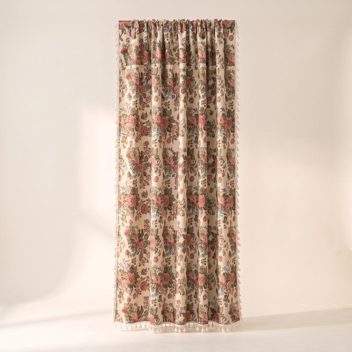 Flora Vintage Curtain in Garden Rose, Style Room