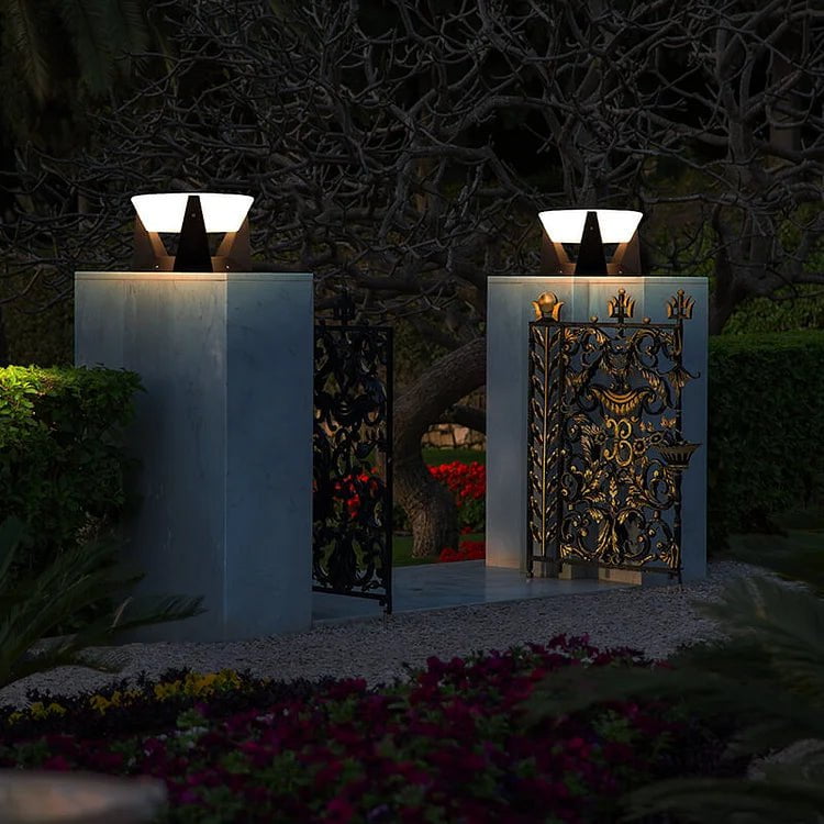 Lumen solar garden light in black, view 4