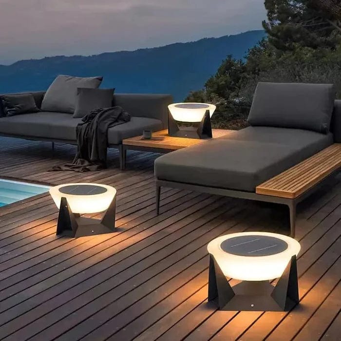 Lumen solar garden light in black, view 7
