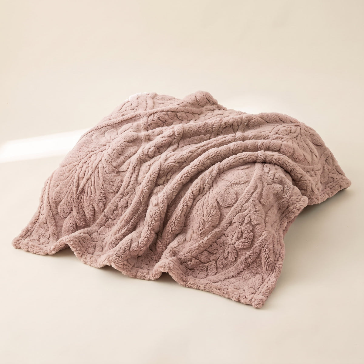 Pavo Jacquard Fleece Blanket in Blush Rose, Style Room