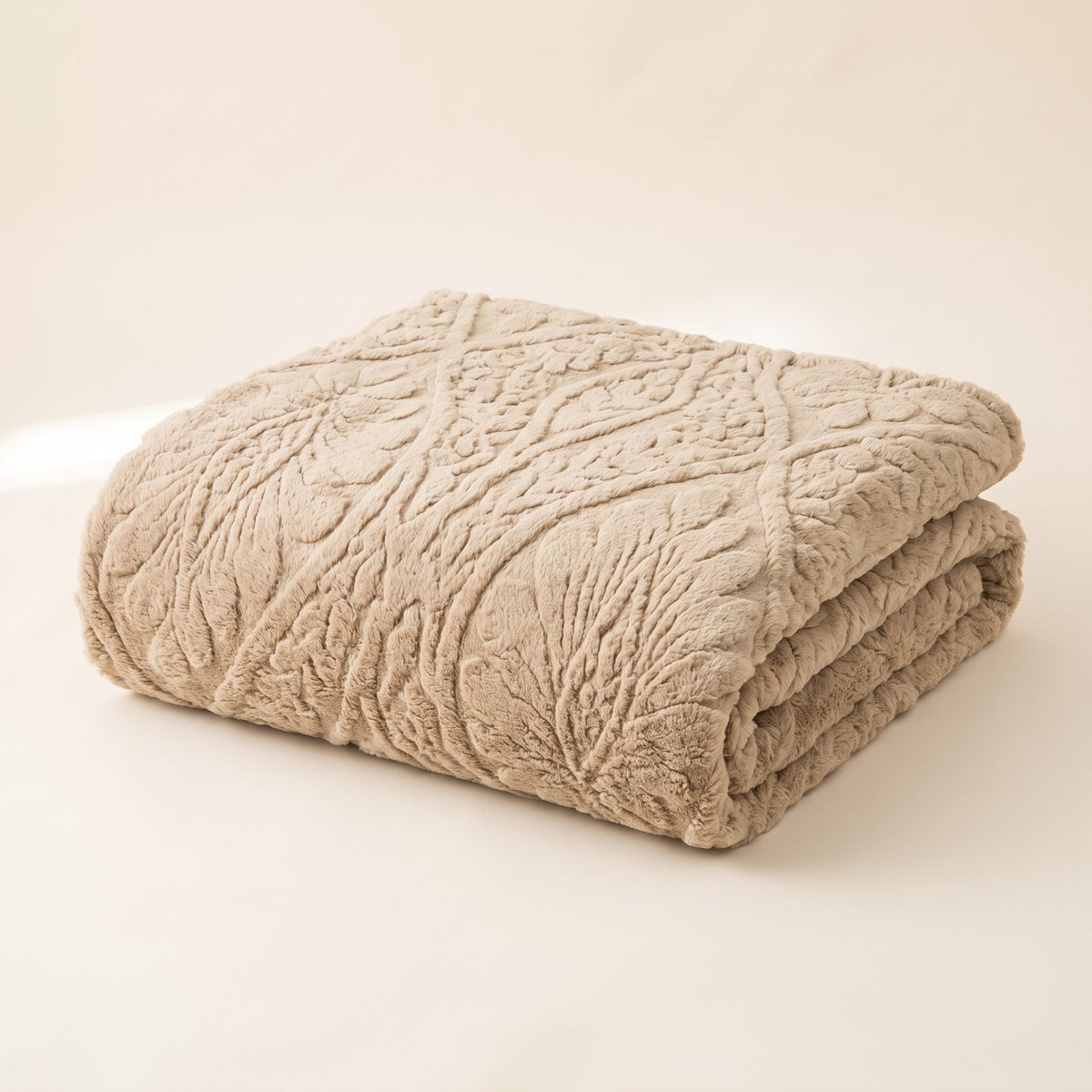 Pavo Jacquard Fleece Blanket in Sandstone, Style Room