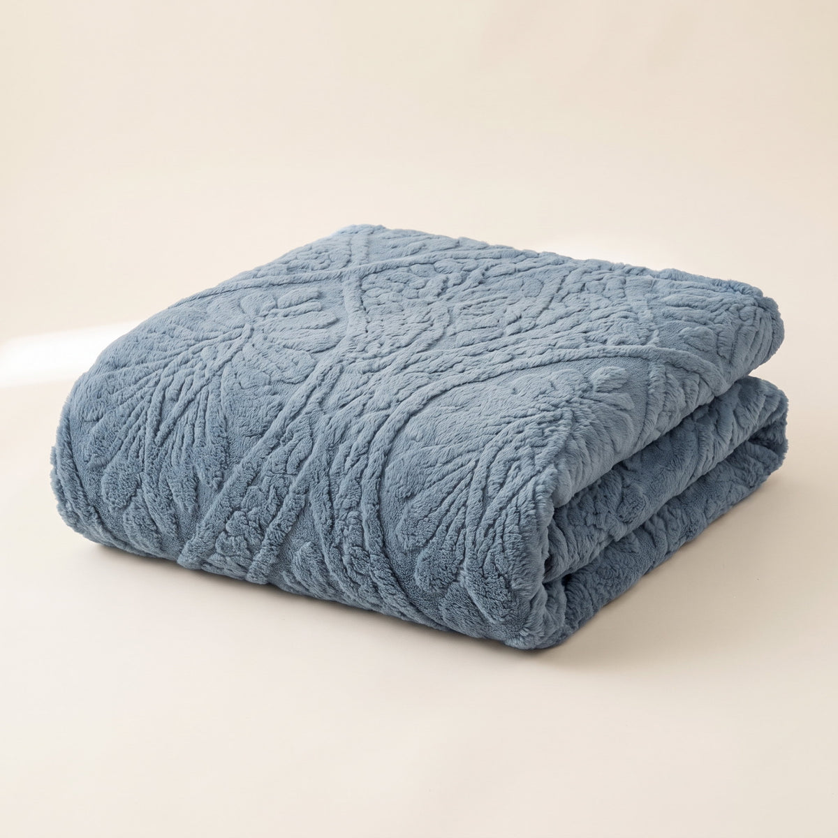 Pavo Jacquard Fleece Blanket in Slate Gray, Style Room