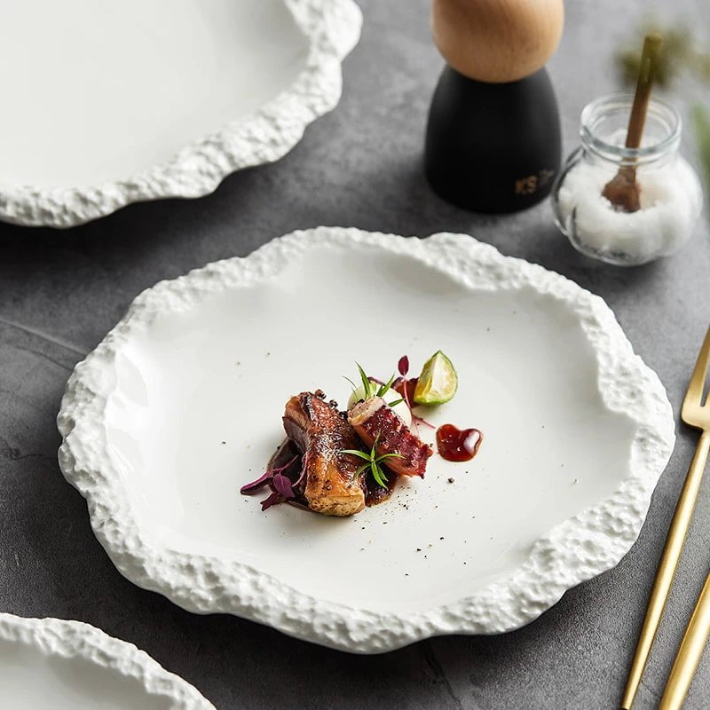 Ravon plate set with rock-textured rim, view 2