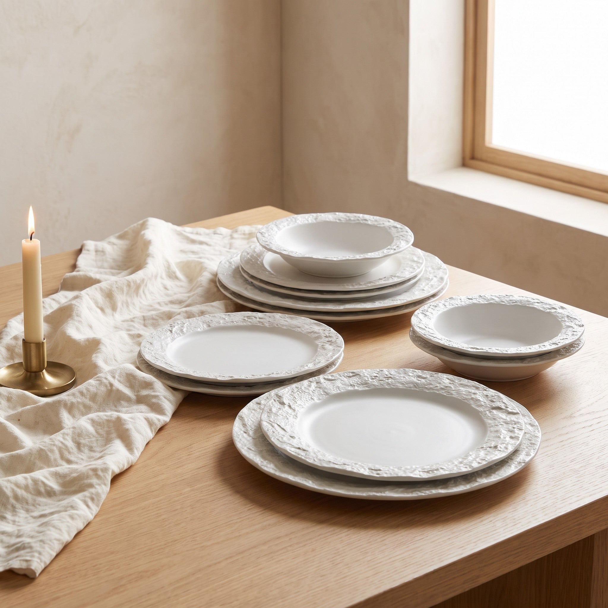 Ravon plate set with rock-textured rim, view 4