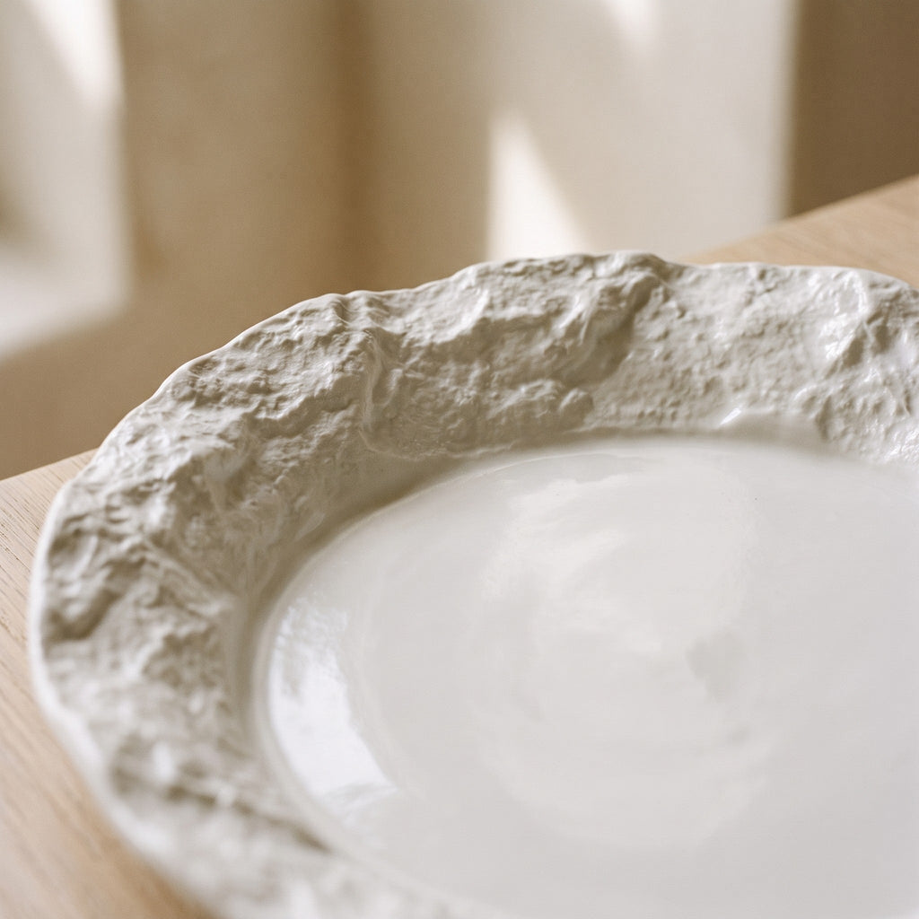 Ravon plate set with rock-textured rim, view 5
