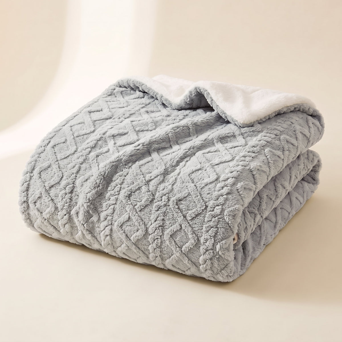 Sable Sherpa Blanket in Platinum Mist, Style Room